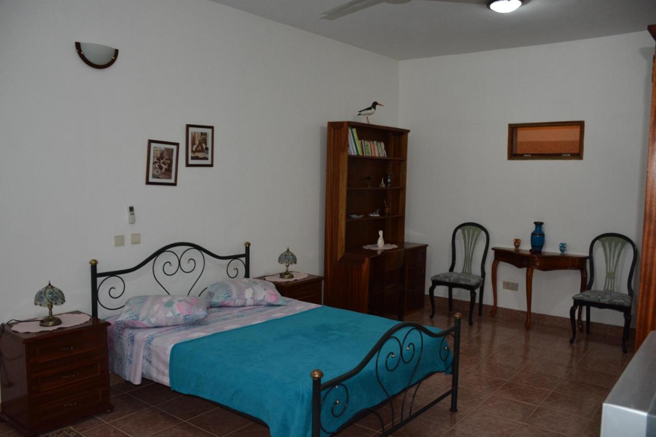 Residencial Chez Flor Apartment Porto Novo  Exterior photo