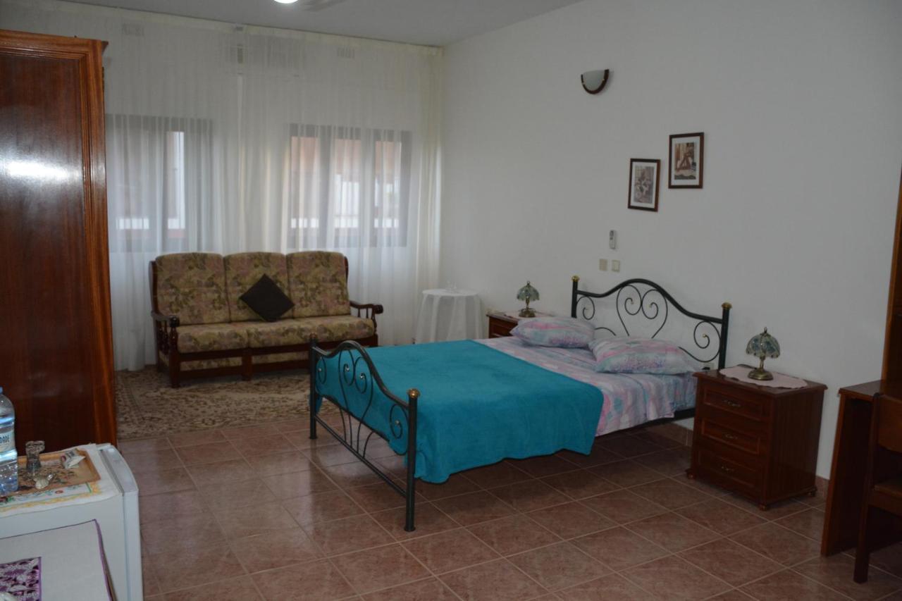 Residencial Chez Flor Apartment Porto Novo  Exterior photo